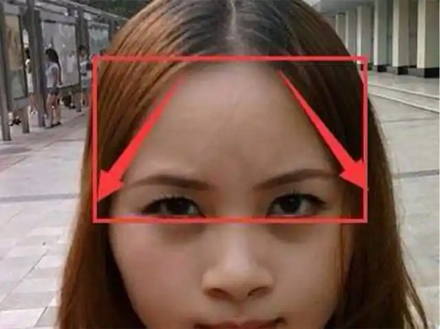 女生存不住钱的四种面相能赚也能花俗称的败家面相