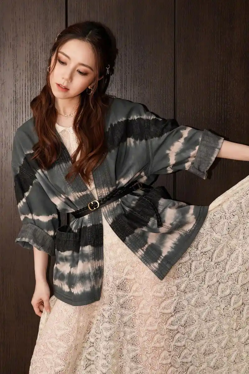 邓紫棋精美壁纸:可爱文静,优雅迷人!