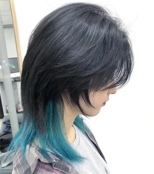 潮色,狼发,公主切是小众的的流行发型元素,单独一样都可以打造帅气的