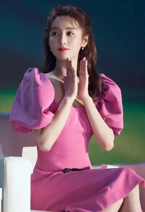 胡歌的梦中情人,一顿火锅吃进了豪门,吕一是如何上位的?