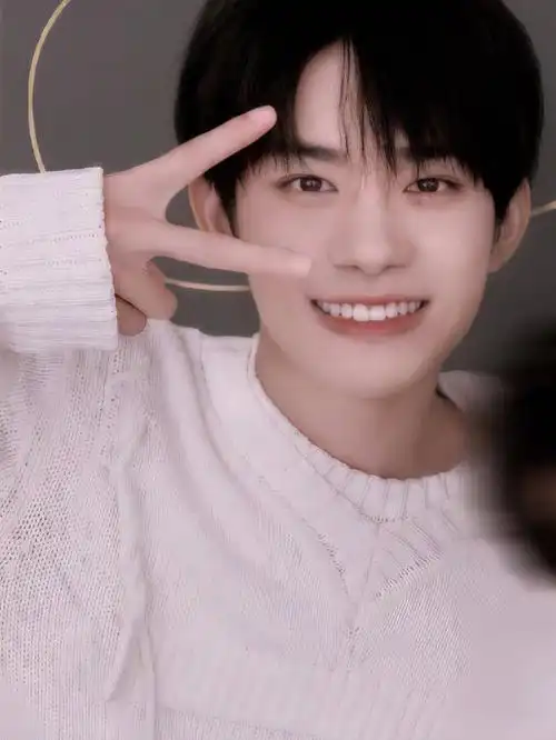 稀有千玺笑容照片99