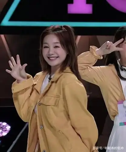 徐梦洁在创造101中的"高光表现"莫过于分组公演的这场"木偶舞".