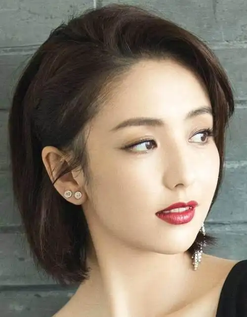 奔四奔五的女人别总留黑长直,多试试这"5种"短发,减龄显气质(35岁最