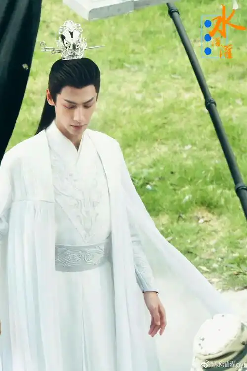 皓衣行路透 罗云熙楚晚宁