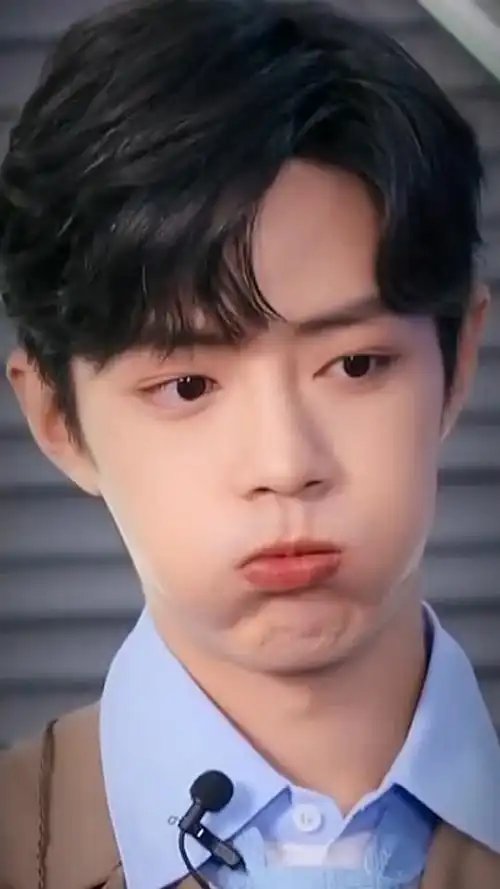 男星嘟嘴卖萌肖战可爱,王一博委屈,朱一龙放松,千玺惊讶