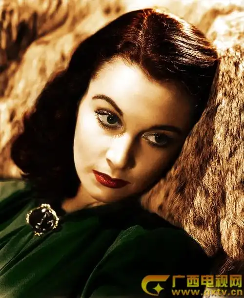 她的早期表演迅速在英国获得成功,但是直到《乱世佳人