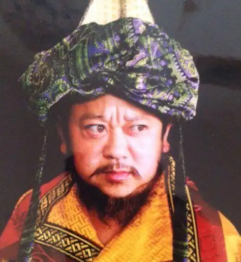 米丹是内地的特型演员,其身高不足1.