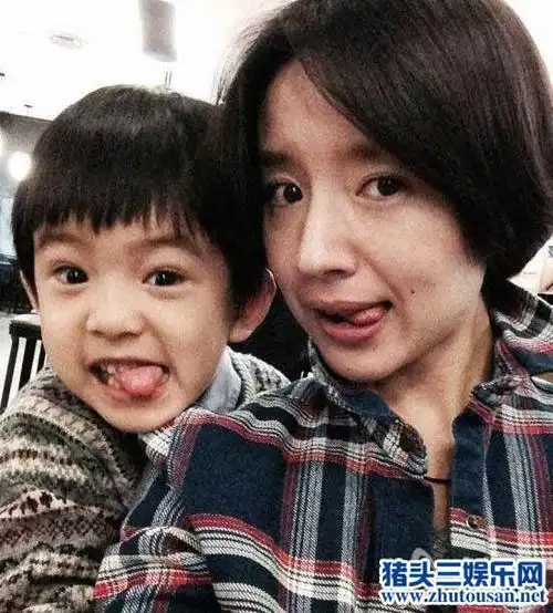 董洁儿子真名多大谁的是梁朝伟的吗?顶顶照片颜值神似tfboys易烊千玺