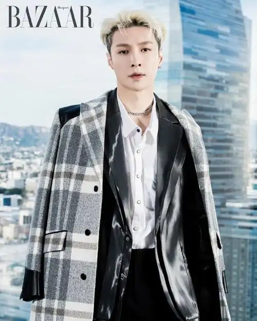 wear _thefuture ins 更新《时尚芭莎》越南四月号封面张艺兴相关