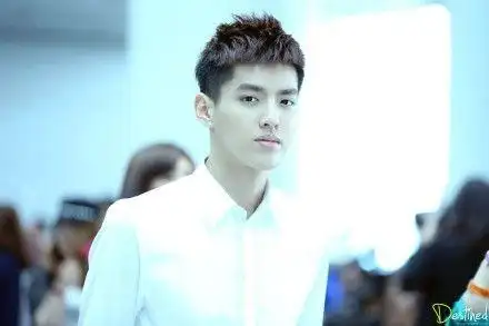 吴亦凡# 白菜小哥永远是净化眼球,平复心情的一种方法,小吴哥哥不离