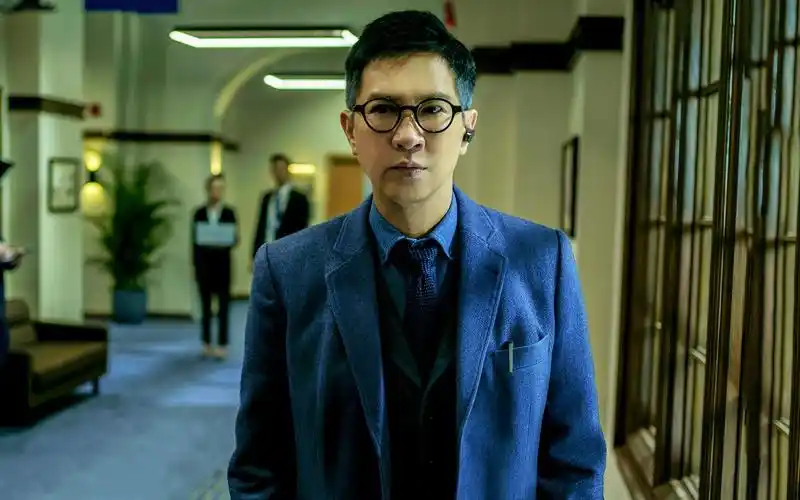 "张家辉"化身顶级催眠专家,靠催眠改判死刑,将陪审团操弄于股掌之间