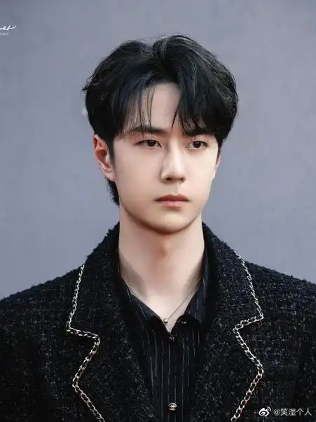 王一博朱一龙王源同台##王一博大鹏送惊叹号##算命算卦占卜婚姻事业