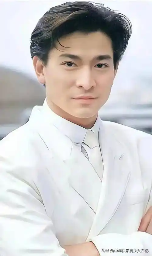 上世纪九十年代初,香港四大天王黎明,刘德华,张学友和郭富城红透半边