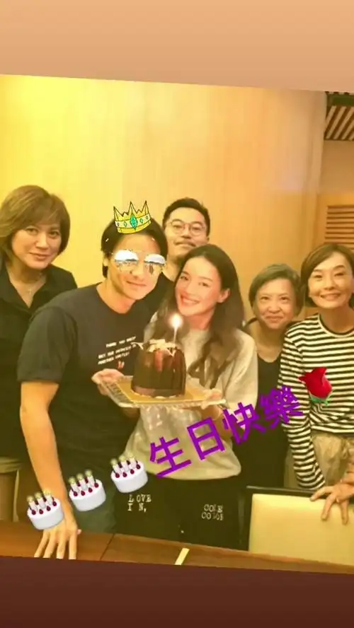 冯德伦过45岁生日,舒淇捧蛋糕庆生 zt