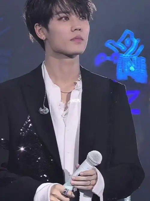 林彦俊哭哭的猪猪好动人夜空下的梦是最美的我们会永远陪着你一起追逐