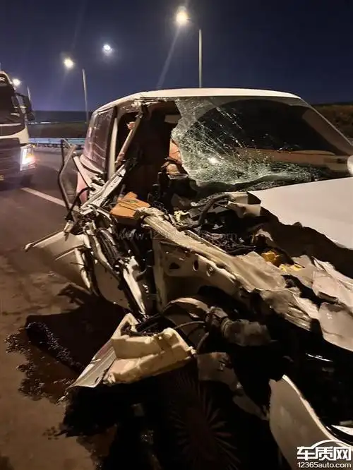 路虎揽胜车辆重大事故无气囊弹出