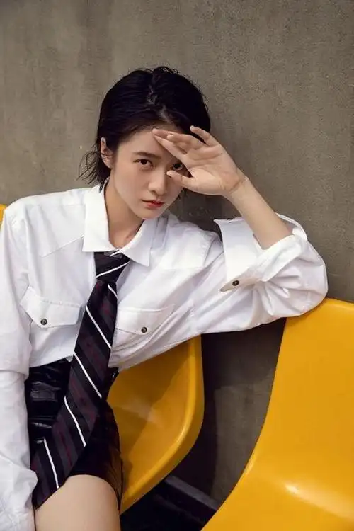 [美女明星]短发美女明星张雪迎个性写真图片-小虾米