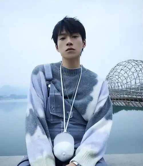 杨幂秦岚接连"沦陷",事实证明,魏大勋才是真正的"人间清醒"|马苏|女