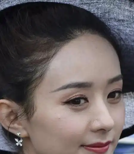 赵丽颖有多自信?33岁怼脸拍不开美颜,效果却令男粉直呼失望