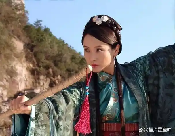 于是杨过带着郭芙,程英,陆无双,完颜萍和耶律燕骑着神雕飞走了,杨过