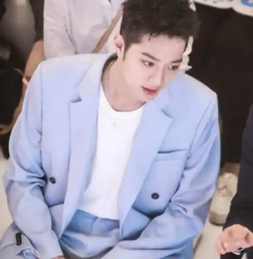 看见赖冠霖生图在网络上大受好评相信喜欢他的粉丝们都是非常开心 ..