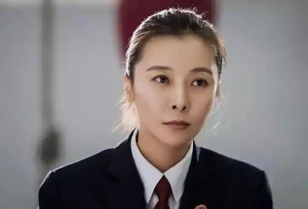 没结婚但有人陪这5位中年女星生活一个比一个过得滋润