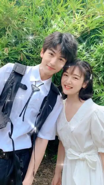 心动的瞬间正在热播凌美仕张凌赫甜蜜互动