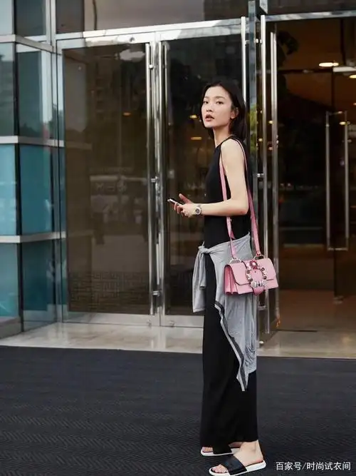 杜鹃(jennifer),1982年9月15日出生于上海,中国模特,演员,毕业于上海