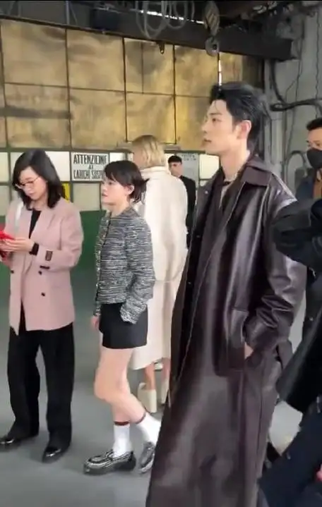 肖战文淇时装周路透,品品这身高差和体型差