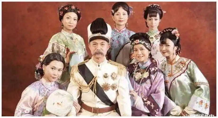 袁世凯的洋老婆,因自己的陪嫁丫头屈就三姨太,在袁世凯死后自杀