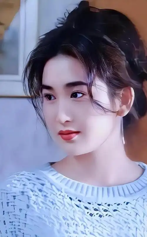 "最美妲己"温碧霞:17岁为艺术献身引争议,34岁嫁入"豪门"