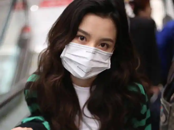 盘点八大美女明星戴口罩的造型,看看谁最时髦?