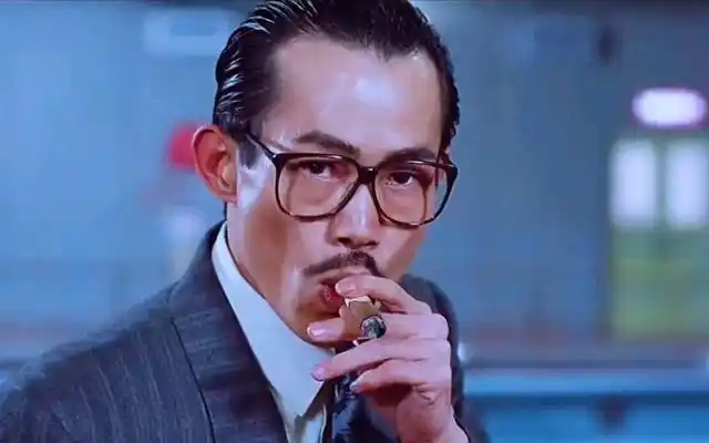 "大背头,小西装,八字胡,雪茄不离手"#元华#豪横