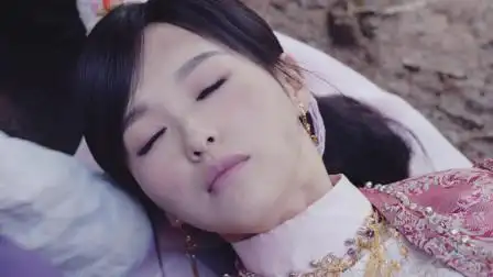 看到北凉公主唐嫣晕倒山林,被真正的未央撞见,救入家中照顾