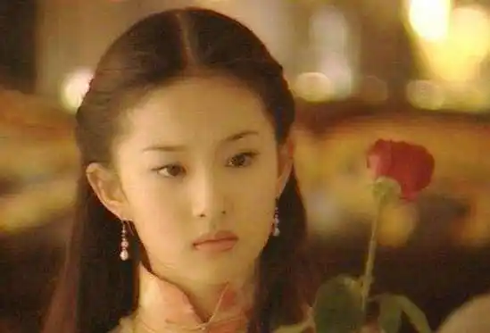 原创《金粉世家》:捧红了董洁等3个演员,刘亦菲当年才14岁