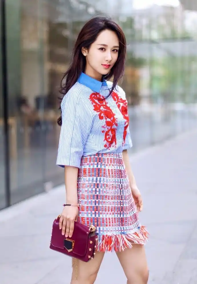 杨紫最美的6张全身照,论搞怪我只服她!