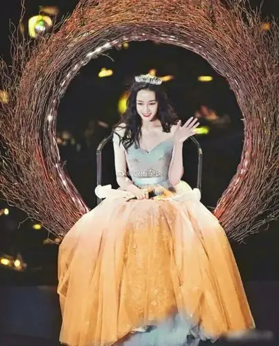迪丽热巴公主礼服,甜美可爱