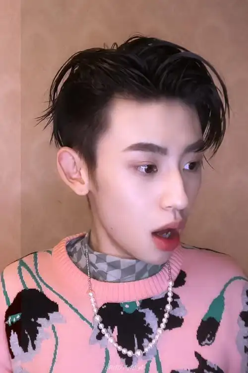 小鬼王琳凯超话#小鬼专辑#052091拒绝可爱7015人人有责(那就