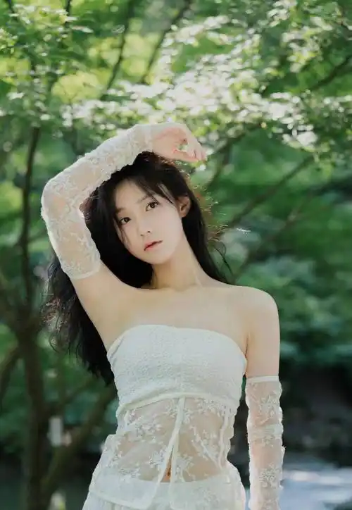 陈意涵白裙造型氧气感山溪写真 676767 清纯得像童话里的仙女