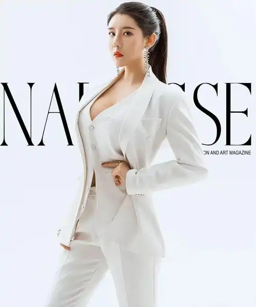 新晋网红刘太阳,真的是翻版卡戴珊?健身不是白练的