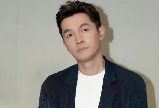 精神状态引人担忧!胡歌晒满脸胡须照,疑是怀念当时的人?