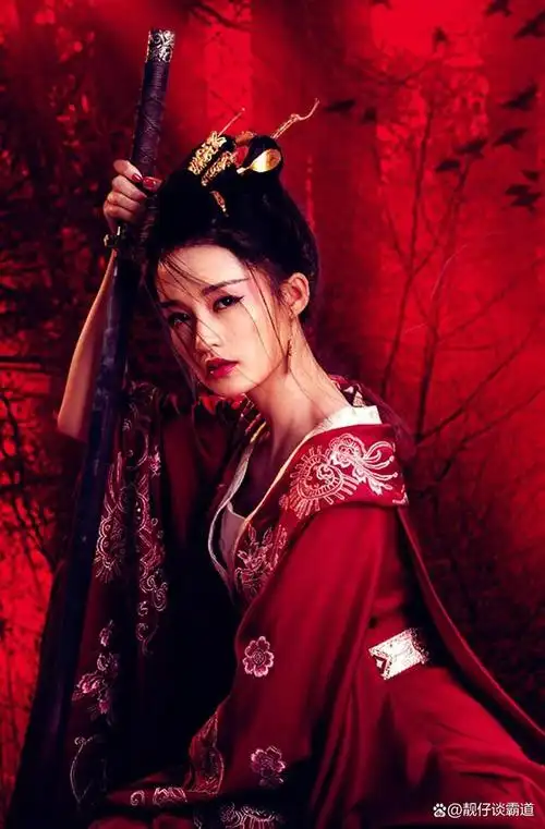 李沁古装和中秋晚会写真美爆了!雪肤玉貌犹如天仙一般