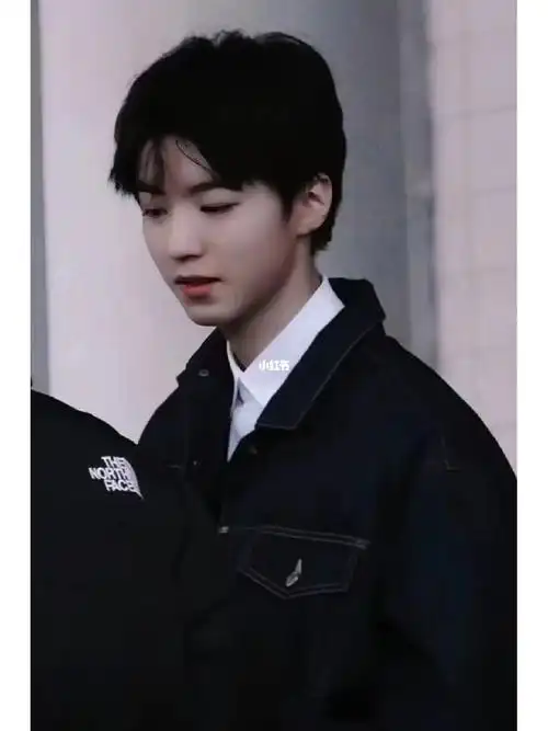 一人一句:我在xx祝凯爸生日快乐#王俊凯  #祝凯爸生日快乐  #生日