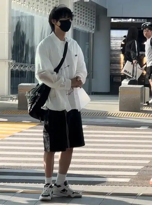 朴灿烈超话#朴灿烈61次心动记录#  【预览】240504 仁川机场出发 cr