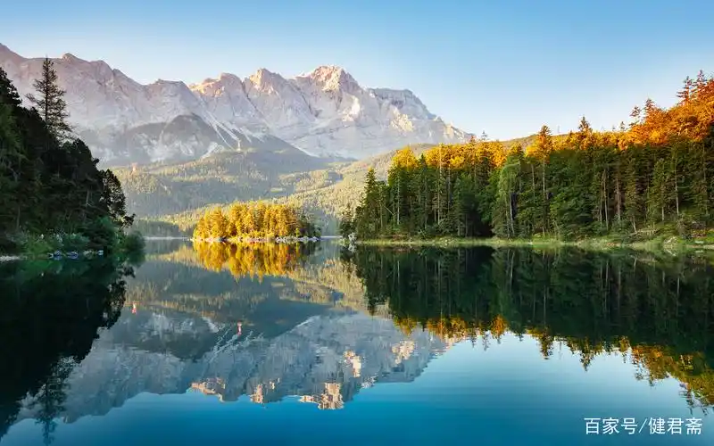 看手机给我们带来的一些潜在伤害最直接的伤害就是我们眼睛的视杆细胞