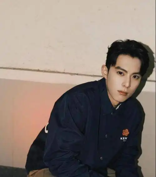 9位"中国式"美男子,个个五官立体,堪称东方美学之浑然天成!