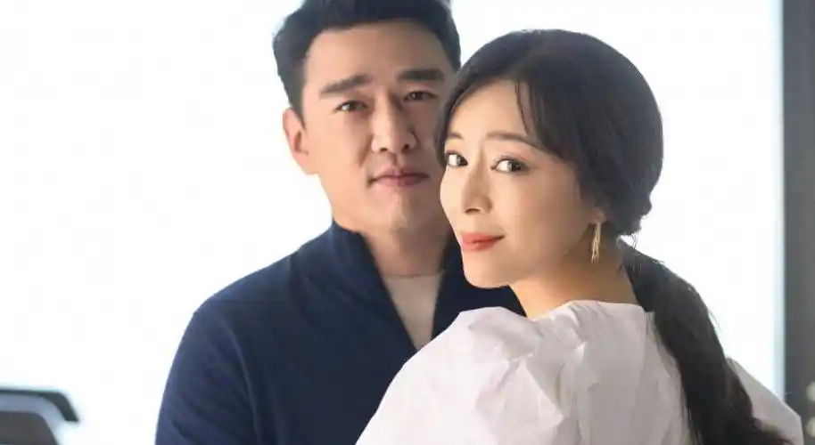 《她的城》口碑大爆,原以为张静初够亮眼,没想到张含韵才是王牌_老公