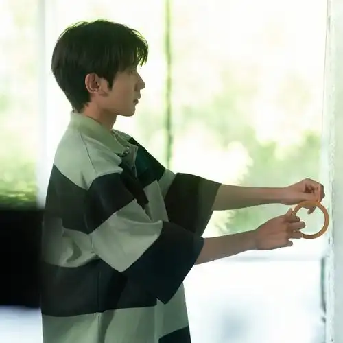 灿烂原版王源高远同款短袖恤夏拼色条纹polot恤