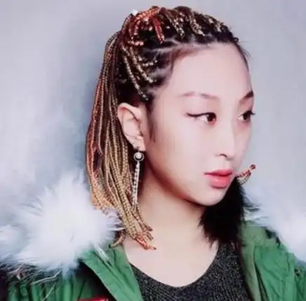 女生短发小脏辫发型图片