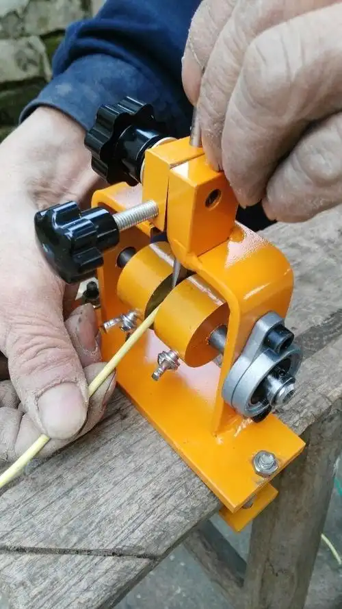 剥线机手摇式家用小型电缆电线去皮器剥皮机扒线机废旧电线剥线机
